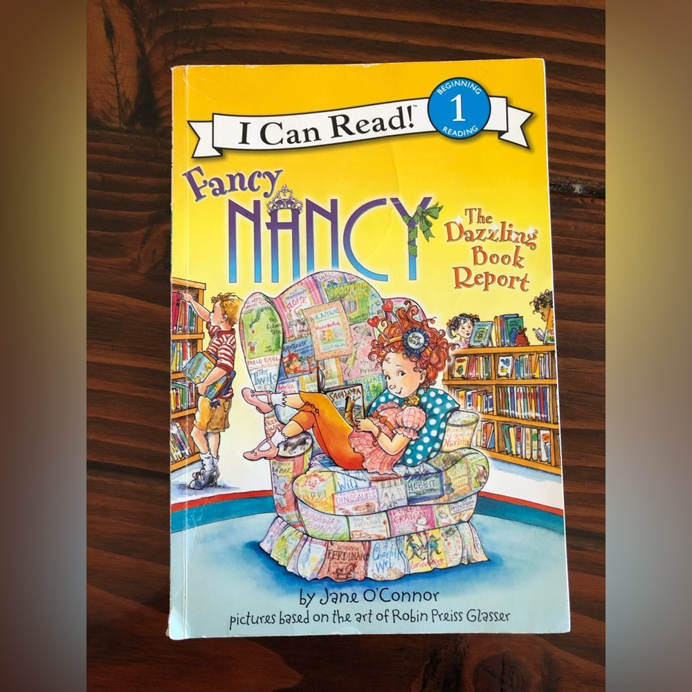 Fancy Nancy: The Dazzling Book Report